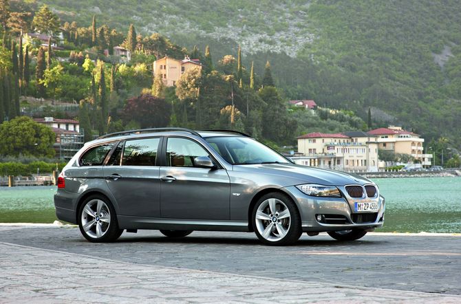 BMW 325i Touring Edition Lifestyle Automatic