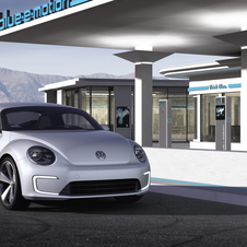 VW electrifies NAIAS with E-Bugster and Jetta Hybrid