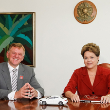 Mercedes signed the agreement with the president of Brazil