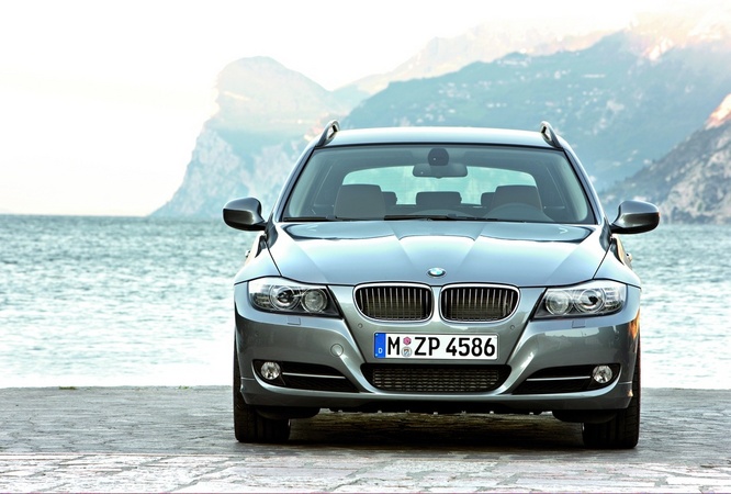 BMW 320i Touring Edition Sport Automatic