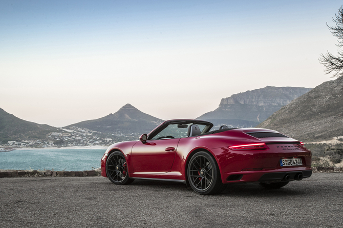 Porsche 911 Carrera GTS Cabriolet