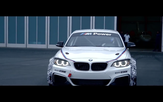 O M235i Racing vem substituir o M3 GT4 na gama de automobilismo da BMW