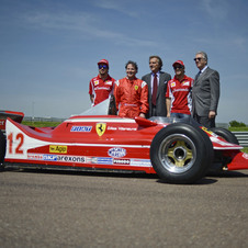 Villeneuve na fotografia com di Montezemolo, Massa e Alonso Villeneuve na fotografia com di Montezemolo, Massa e Alonso