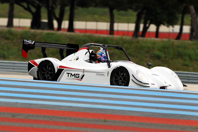 O EV P002 tem sido testado ao longo do último ano. Carro detém o recorde de volta mais rápida elétrica em Nürburgring