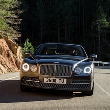 En cycle combiné, la nouvelle Flying Spur est économe en carburant, avec 14,7 l/100 km