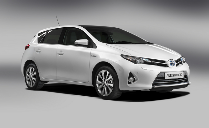 A nova geração do Toyota Auris foi revelada no Salão de Paris