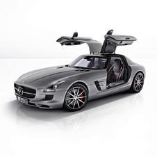 No SLS AMG GT a potência foi aumentada para os 591cv