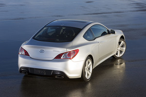 Hyundai Genesis Coupé 2.0t Automatic (US)