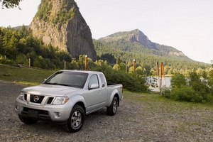 Nissan Frontier Crew Cab S 4X4