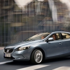 More Photos of Next Generation Volvo V40 Leaked Including Interior Images