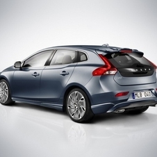 More Photos of Next Generation Volvo V40 Leaked Including Interior Images