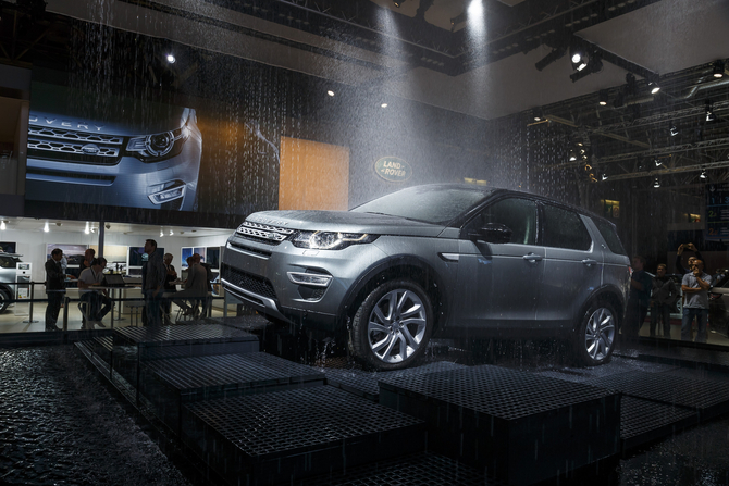 A Land Rover apresentou o novo Discovery Sport em Paris