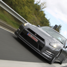 2013 Nissan GT-R Gets Power Boost, Better Suspension and Optional Ceramic Brakes