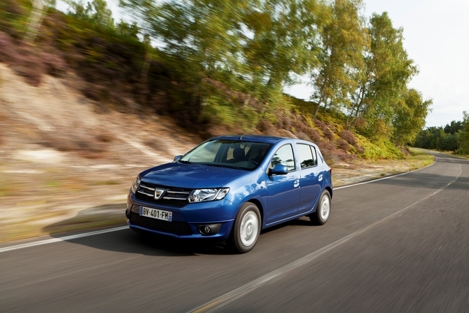 Sybord refere que num mundo perfeito a Dacia teria dois Sanderos, o Lodgy e o desportivo