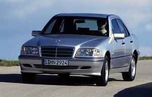 Mercedes-Benz C 230