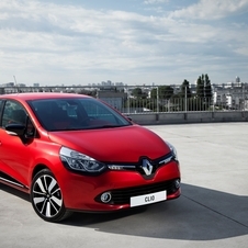O novo Clio irá utilizar estrear o motor TCe 120 com uma caixa automática de dupla embraiagem EDC de seis velocidades O novo Clio irá utilizar estrear o motor TCe 120 com uma caixa automática de dupla embraiagem EDC de seis velocidades