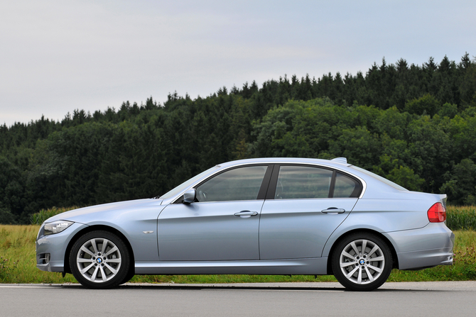 BMW 320d xDrive LifeStyle Auto (E90) LCI