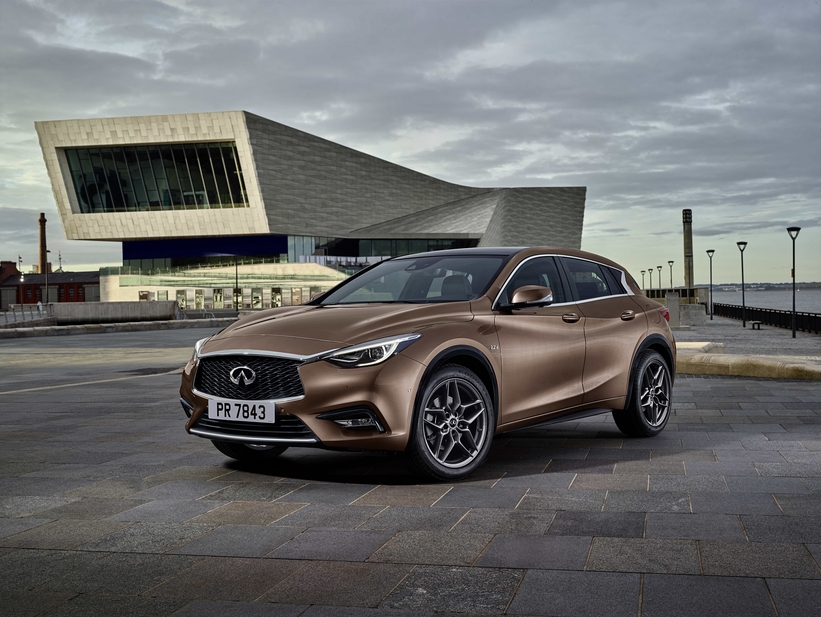 Infiniti Q30