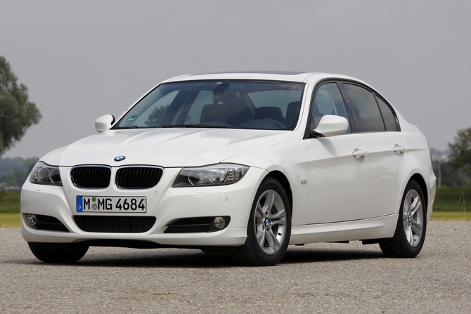 BMW 320d Navigation EfficientDynamic (E90) LCI