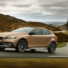 Volvo Lance La V40 Cross Country à Paris