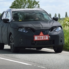 Nas imagens anteriores o novo Qashqai ainda aparecia camuflado