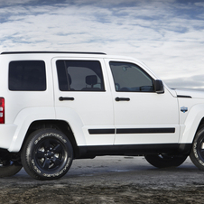 Jeep Wrangler and Liberty Arctic Editions Add Winter-Themed Exterior and Interior