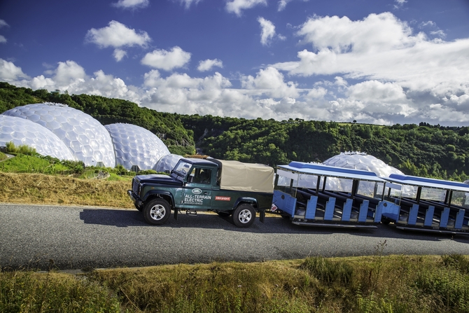 De momento estão em teste seis Land Rover Defender elétricos