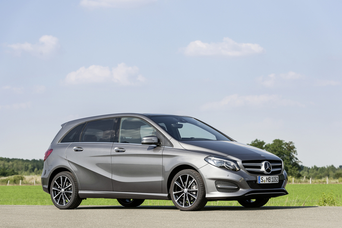 The engine range of the B-Class remains exclusively available with four-cylinder engines with outputs ranging from the 90hp and 211hp