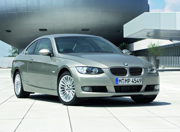 BMW 330i xDrive Coupe (E92)