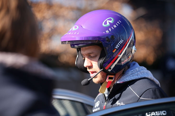 Vettel visited the US to give Infiniti employees a ride in the Q50 Vettel visited the US to give Infiniti employees a ride in the Q50