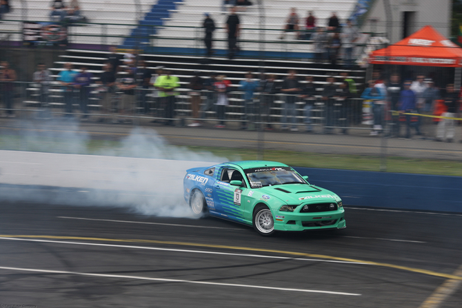 Mustang drifting