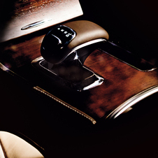 Chrysler's New Flagship: the 300 Luxury Series Sedan Chrysler's New Flagship: the 300 Luxury Series Sedan