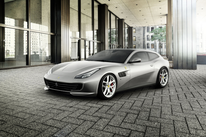 Ferrari GTC4 Lusso T