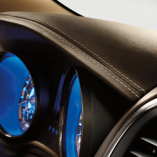Chrysler's New Flagship: the 300 Luxury Series Sedan Chrysler's New Flagship: the 300 Luxury Series Sedan