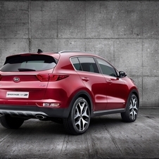 Despite maintaining a traditional SUV image, the new Sportage has a slightly more raked profile