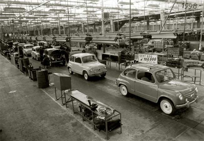 O 600 foi uma versão do Fiat 600 produzido sobre licença