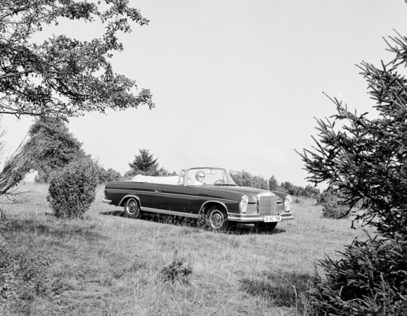 Mercedes-Benz 300 SE Cabriolet