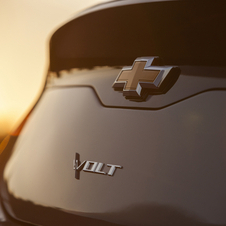 First image of the new Volt reveals the new logo of the model and the new design of the trunk lid