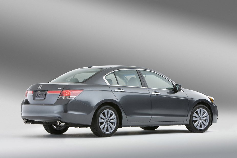 Honda Accord EX V-6 5-Spd AT (USA)