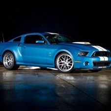 O carro foi criado para celebrar a vida de Carroll Shelby