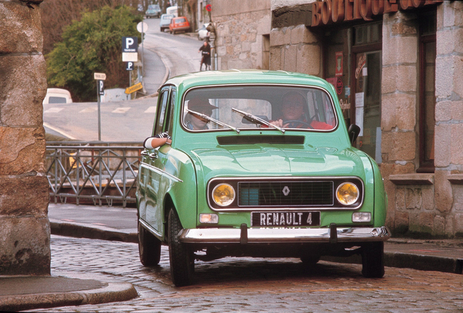 O Renault 4 é o carro francês mais vendido de sempre com 8 milhões de unidades vendidas em mais de 100 países