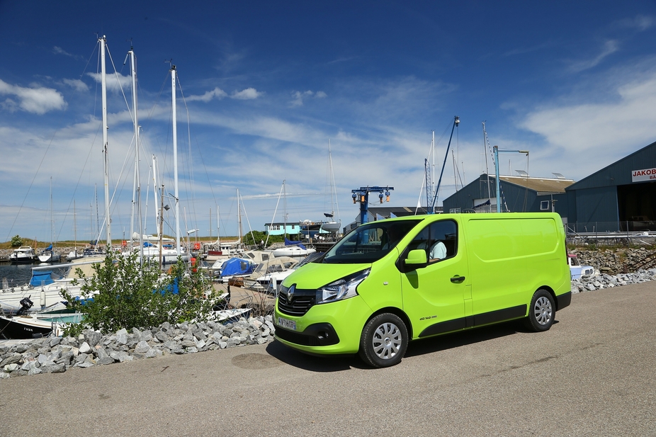 Renault Master Furgão Cabina Prolongada 7L Propulsão L3 3.5T 2.3 dCi Rodado Duplo