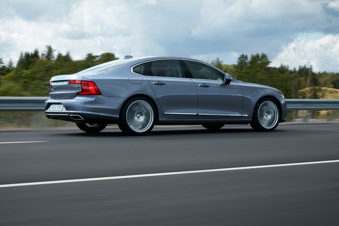 Volvo S90 D5 AWD Momentum Geartronic