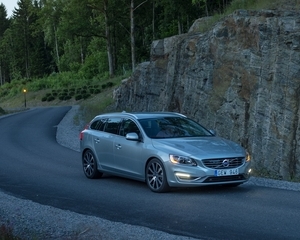 V60 D4 R-Design Momentum 