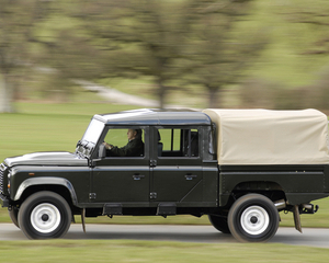 Defender 2.2D Doble Cab Chassis Cab