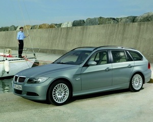 318i Touring Automatic