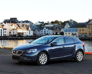 V40 D4 VED Momentum Eco