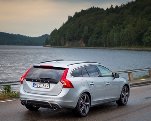 V60 T3 R-Design Geartronic