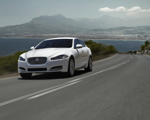 XF 5.0 V8 Luxury