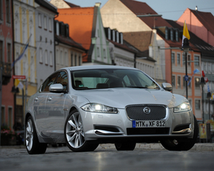 XF 3.0 V6 D S Luxury